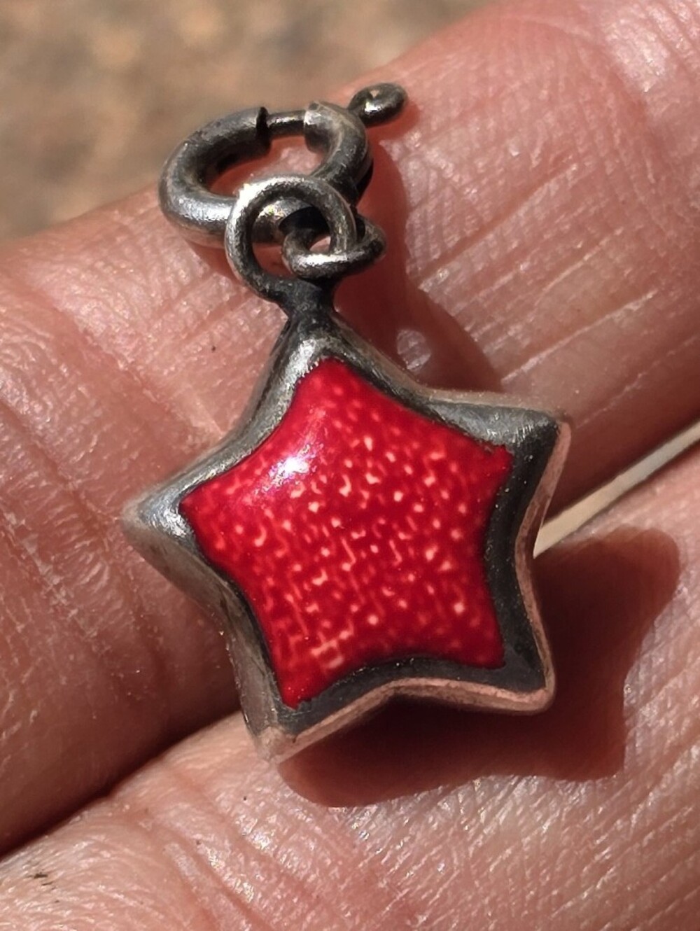 Vintage 925 sterling silver puffy enamel red cross hatch pattern star